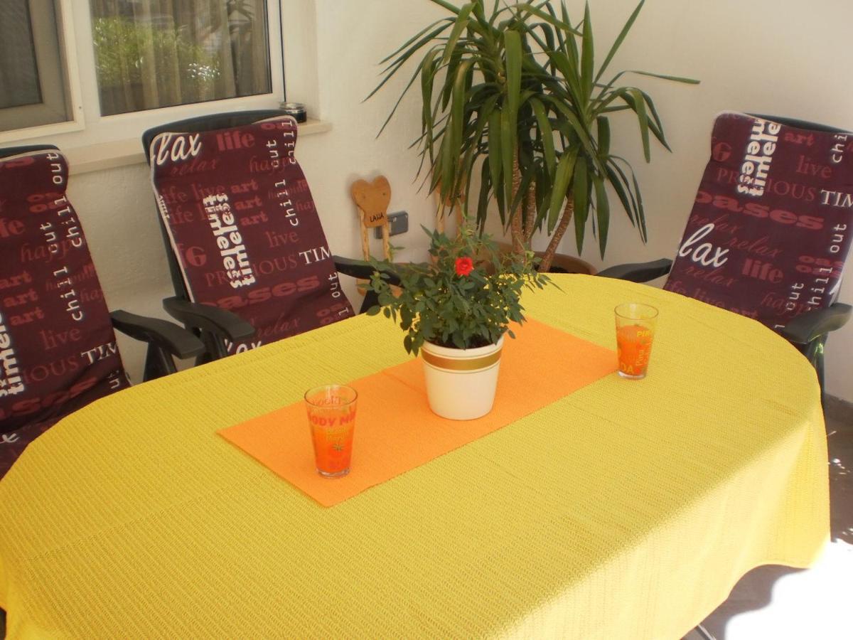 Apartment Lana Omis Exterior photo