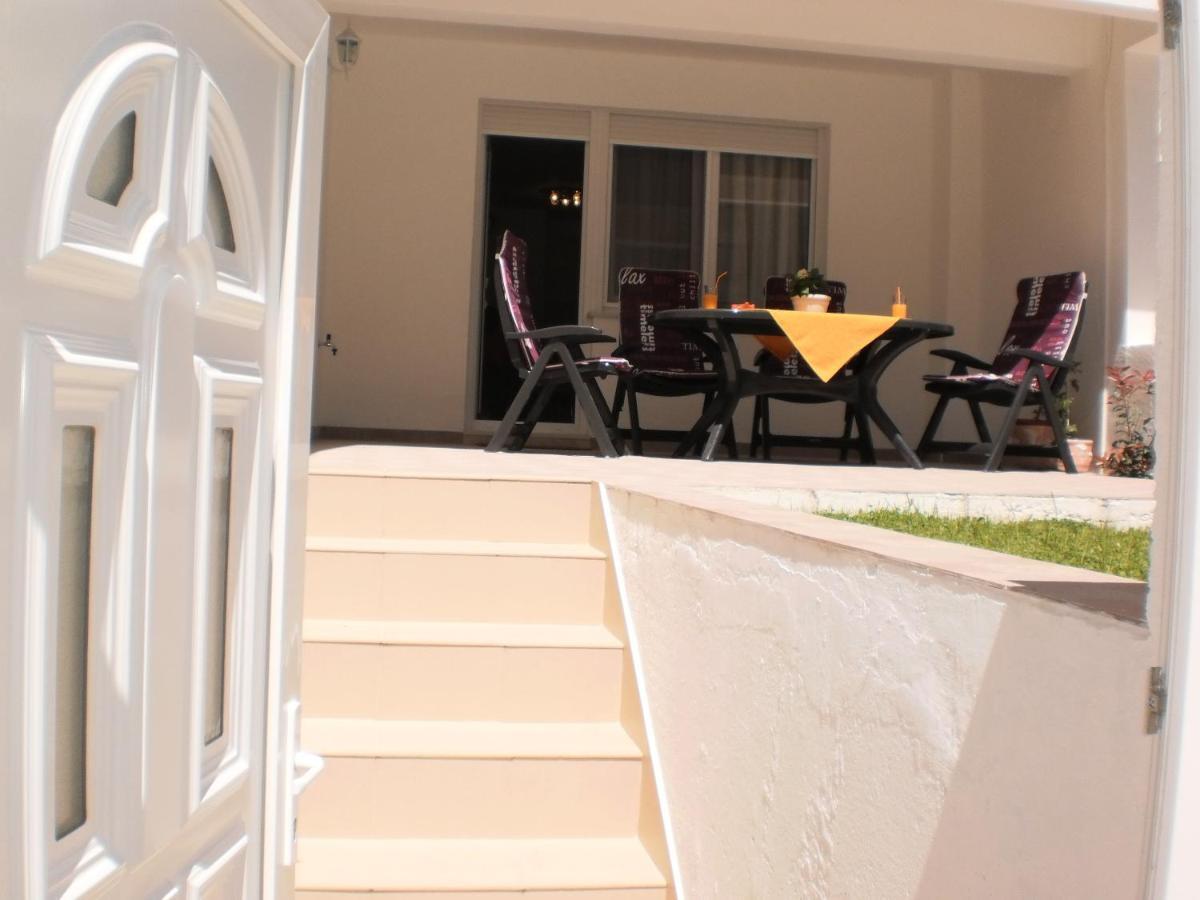 Apartment Lana Omis Exterior photo